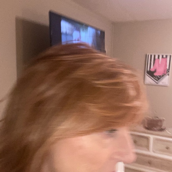 Wig - Picture 4 of 6